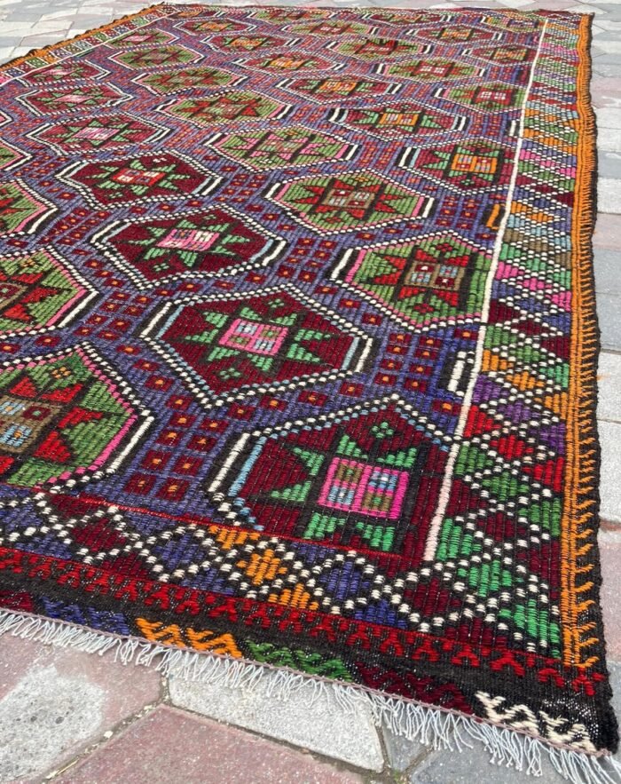 Uşak Kilimi oldcarpetrug.com