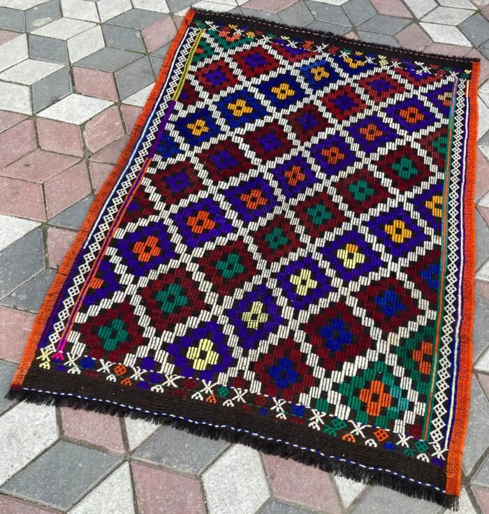 Balıkesir Kıl Kilimi oldcarpetrug.com