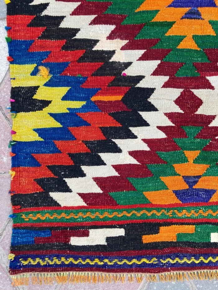 Uşak Kilimi oldcarpetrug.com