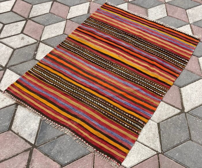 Kula Kilimi oldcarpetrug.com