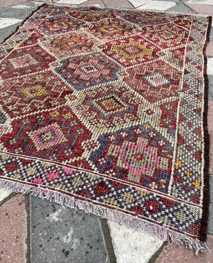 Afyon Dazkırı Kilimi oldcarpetrug.com