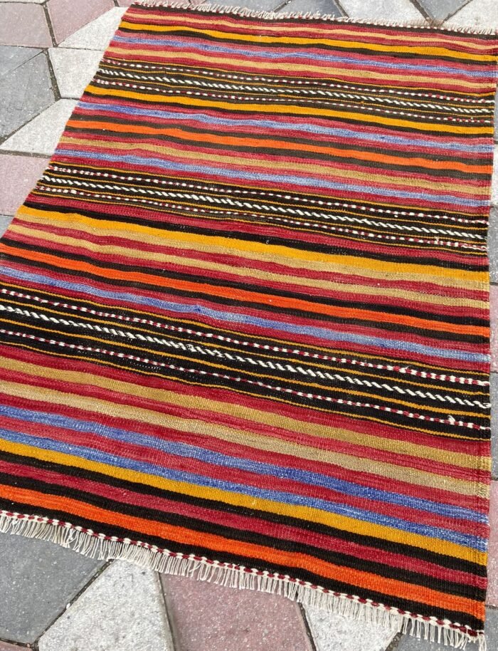 Kula Kilimi oldcarpetrug.com