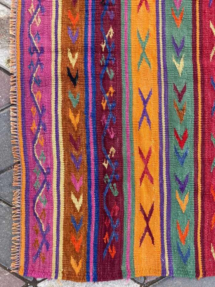 Uşak Kilimi oldcarpetrug.com