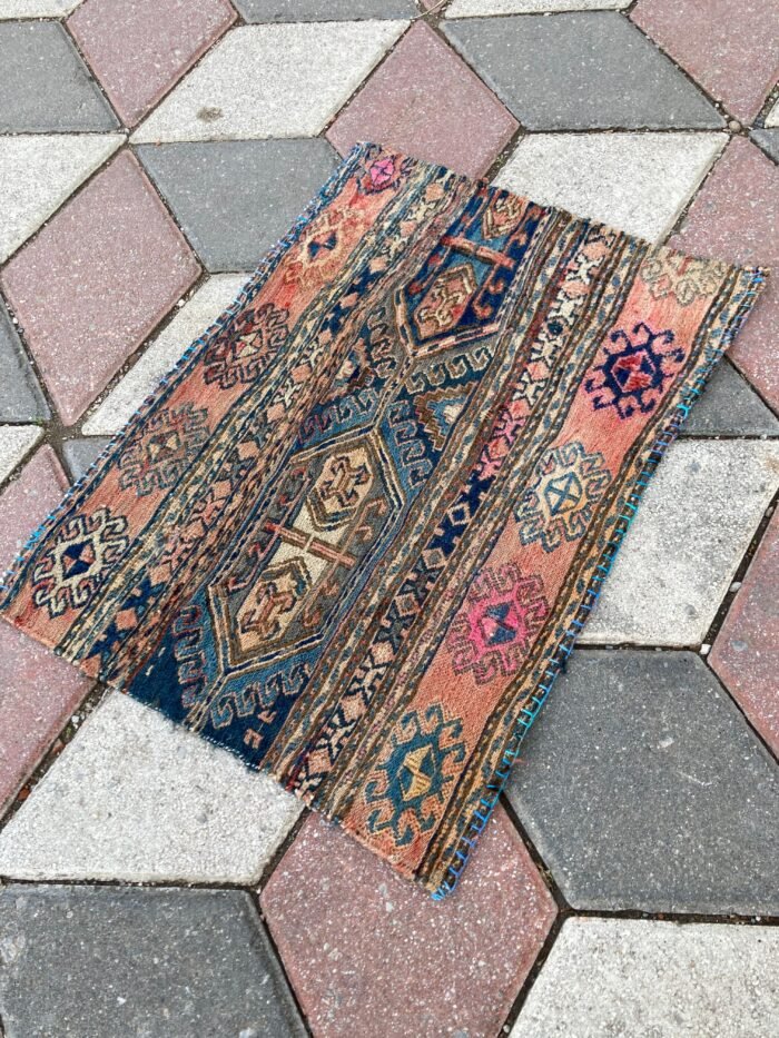 Adana Beşik Kilimi oldcarpetrug.com