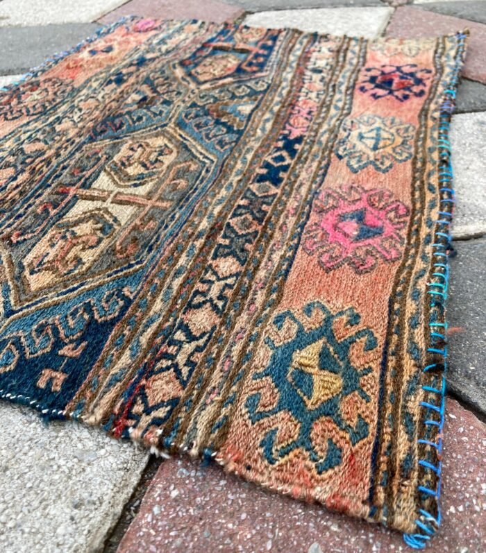 Adana Beşik Kilimi oldcarpetrug.com