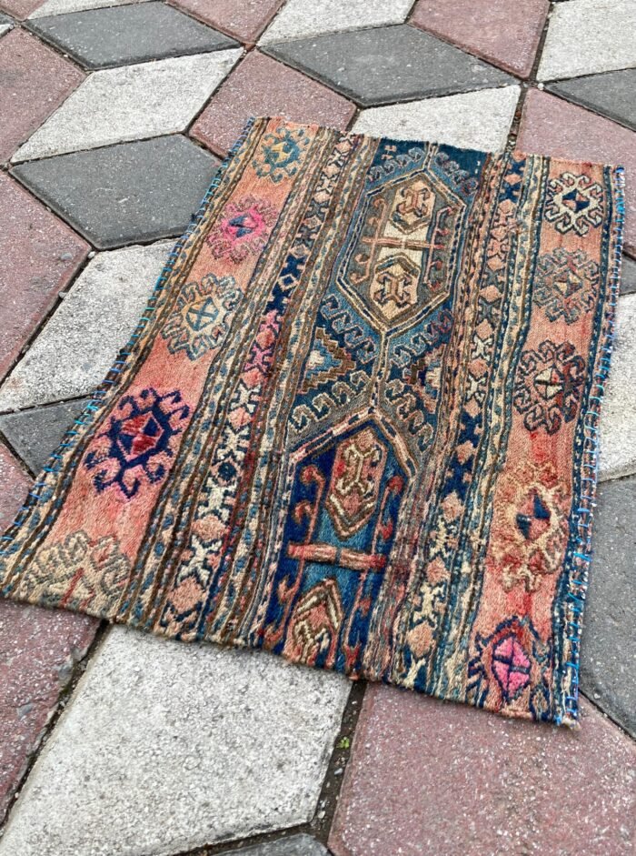 Adana Beşik Kilimi oldcarpetrug.com
