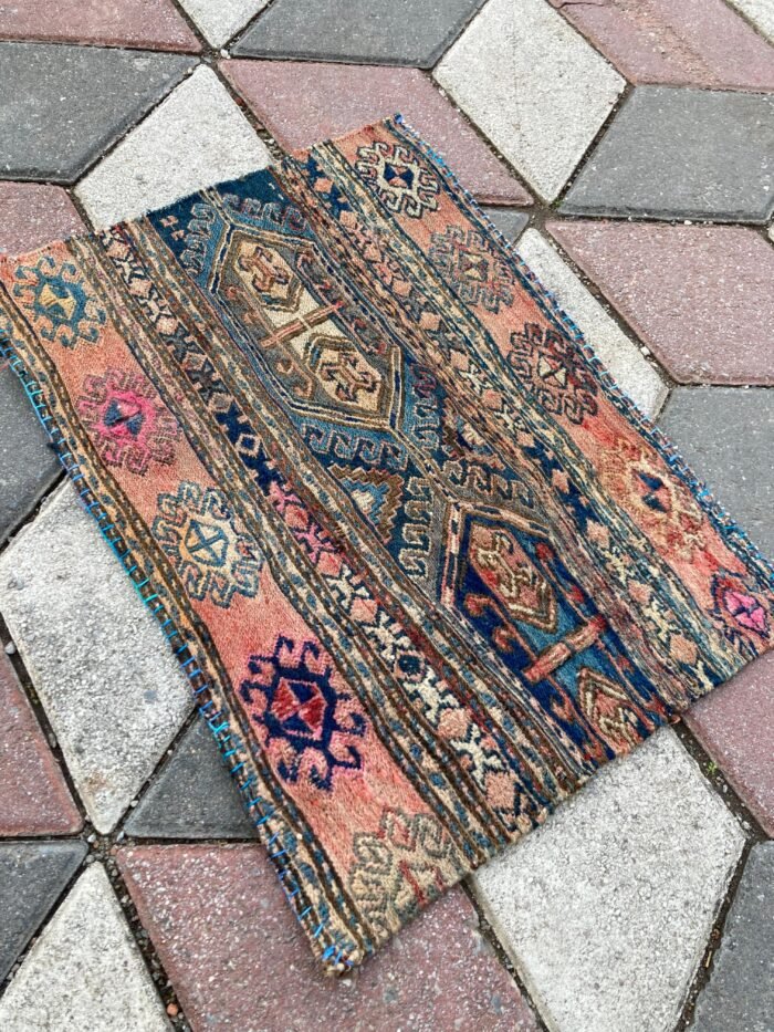 Adana Beşik Kilimi oldcarpetrug.com