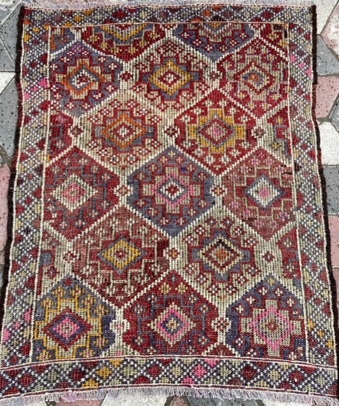 Afyon Dazkırı Kilimi oldcarpetrug.com