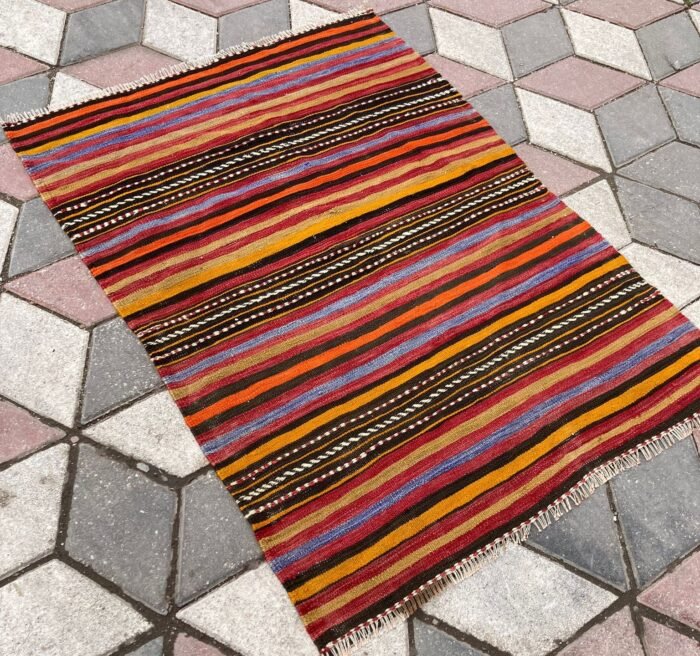 Kula Kilimi oldcarpetrug.com