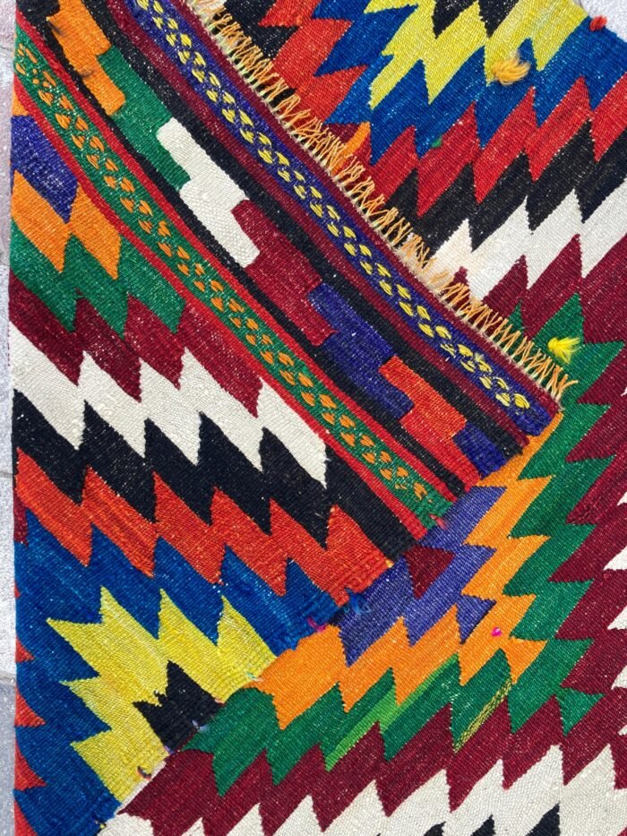 Uşak Kilimi oldcarpetrug.com