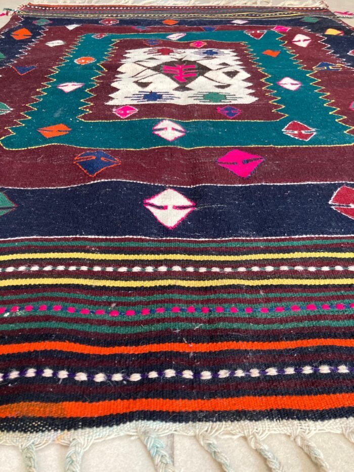 Dursunbey Böcekli Kilim oldcarpetrug.com