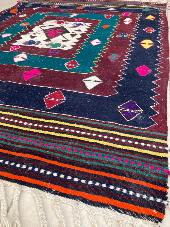 Dursunbey Böcekli Kilim oldcarpetrug.com